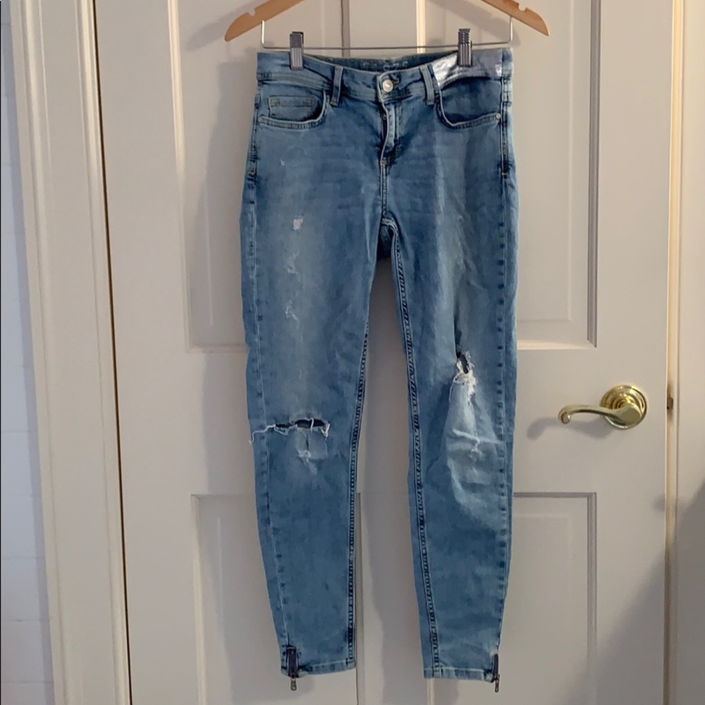 Zara Distressed Light wash Jeans